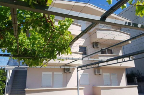 Гостиница Apartments Nuna  Улцинь